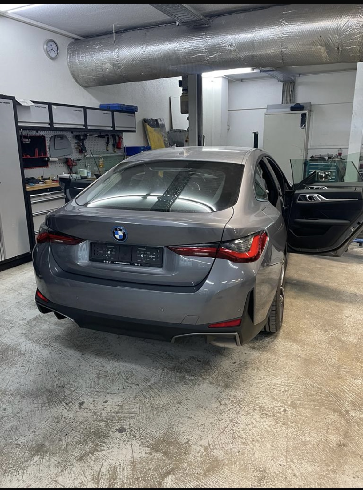 BMW i4 nach Reparatur